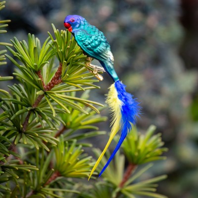 Ručně malovaná vánoční ozdoba s motivem papouška – lori mnohobarvý